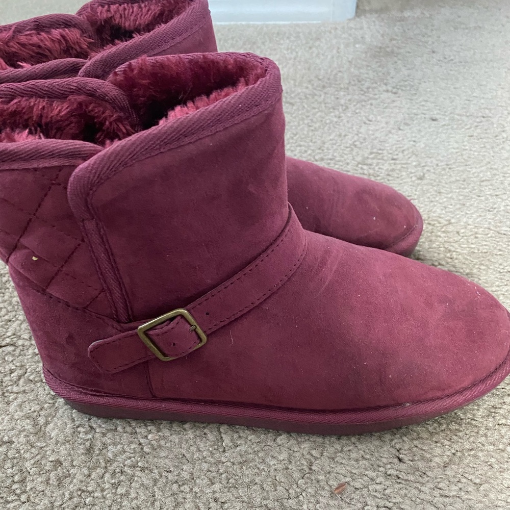 Arizona Jeans “ugg like” Booties - Maroon